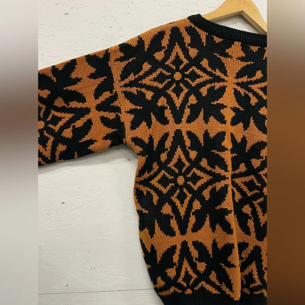 Vintage Enchante Knitted Crewneck Sweater with Some Shine, Fits M, Acrylic - Picture 6 of 8